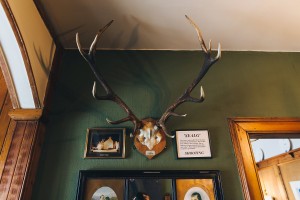 Antlers decor Hotel Eilean Iarmain